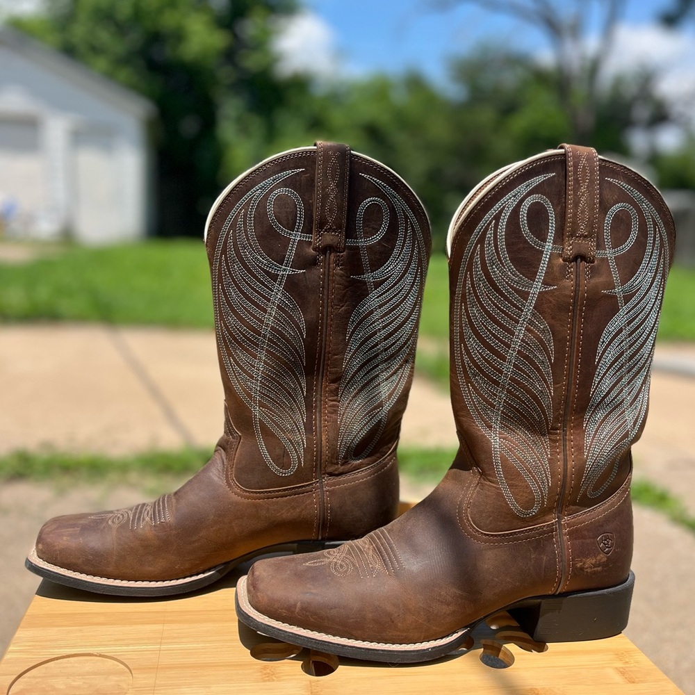 Ariat Women's Brown Boots with Turquoise Embroidery
